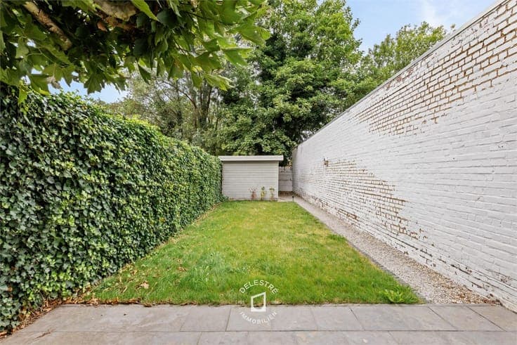 INSTAPKLARE HERENWONING 4 SLPK. MET TUIN