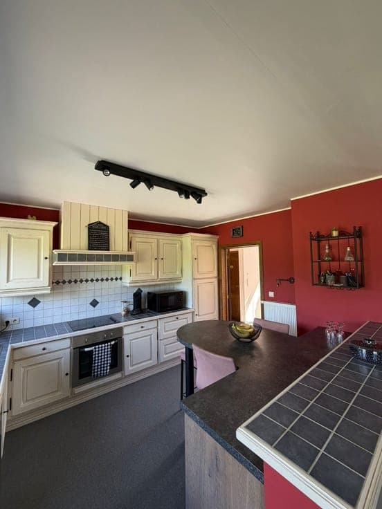 Bright 3-bedroom house with garden in Maissin