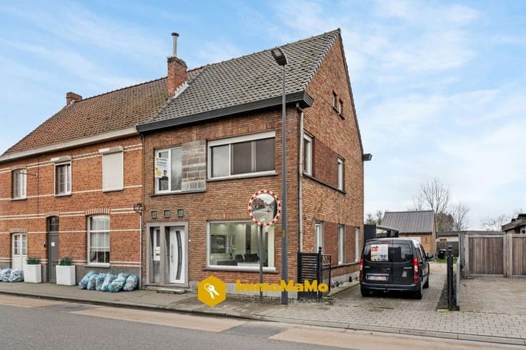 HUIS TE KOOP MET GROTE TUIN IN CENTRUM SINT-KRUIS-WINKEL