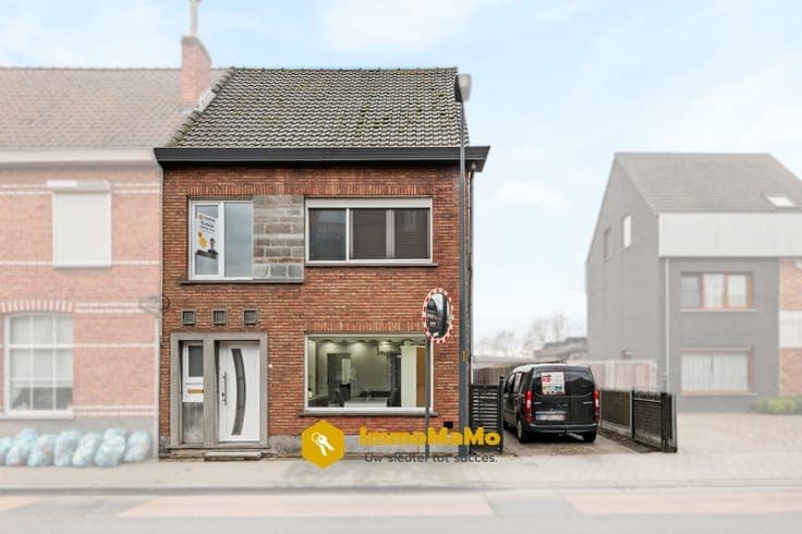 HUIS TE KOOP MET GROTE TUIN IN CENTRUM SINT-KRUIS-WINKEL