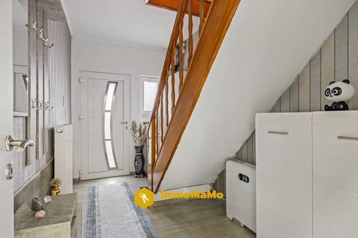 HUIS TE KOOP MET GROTE TUIN IN CENTRUM SINT-KRUIS-WINKEL