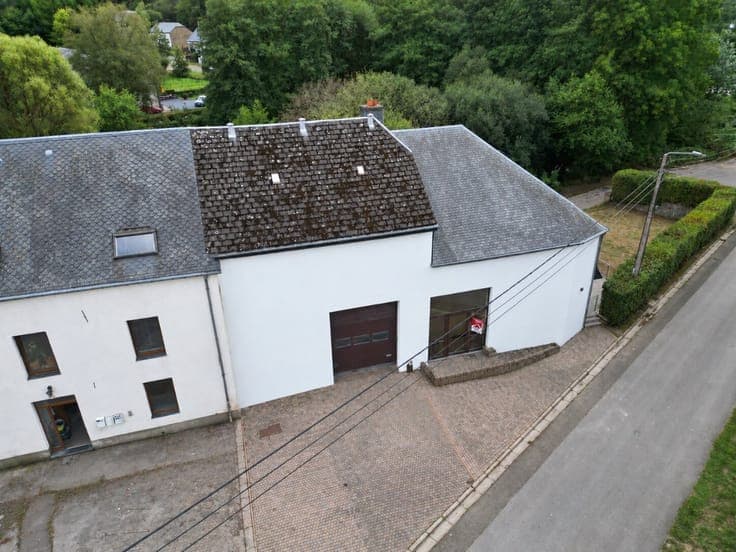 Warehouse of More Than 80 m² with Residential Potential