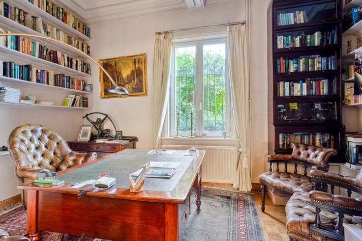 Charming farmhouse with 11 bedrooms and a beautiful courtyar