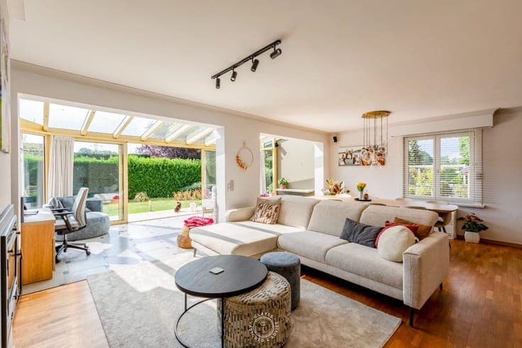 Open bebouwing op 4.051 m² met loods en vergund KMO-poten...