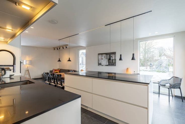 Ready to move in home with 3 bedrooms and modern techniques!