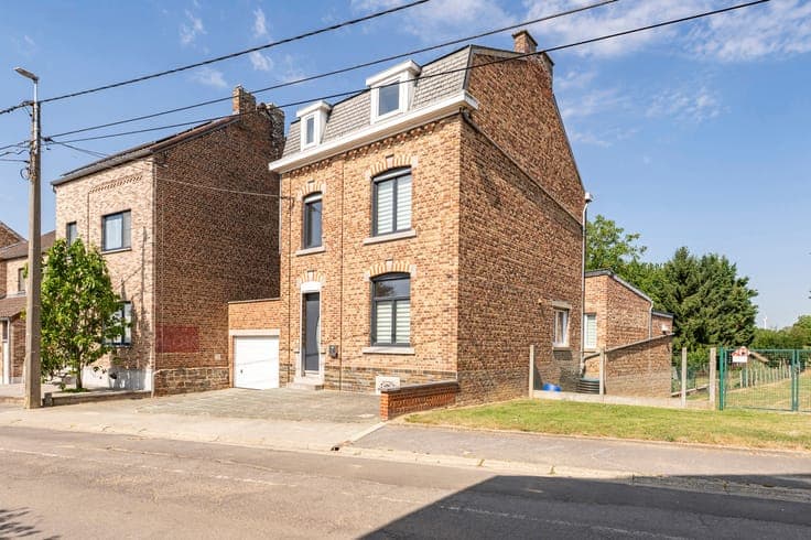 Lovely 4-bedroom house with garden in Braives