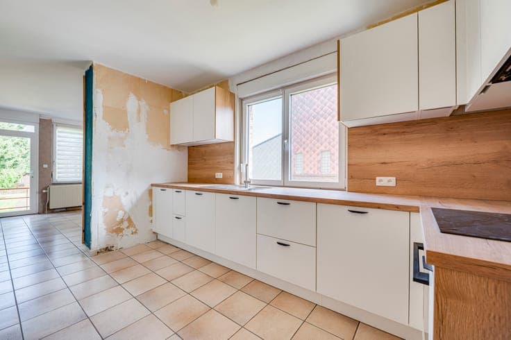Lovely 4-bedroom house with garden in Braives