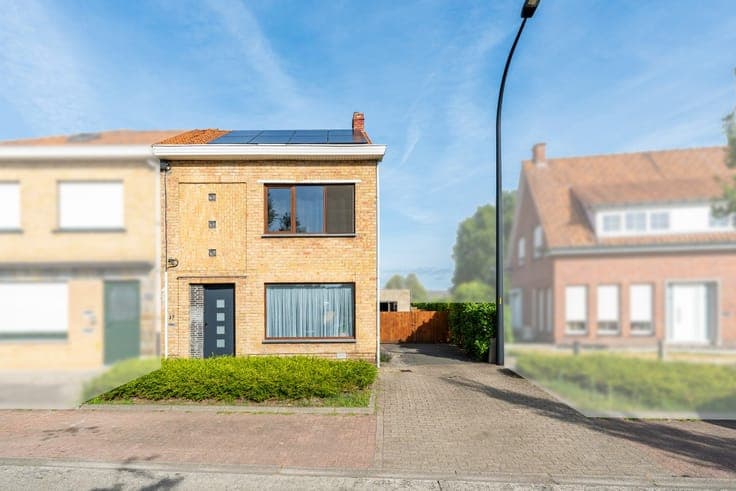 Semi-detached house with large garden