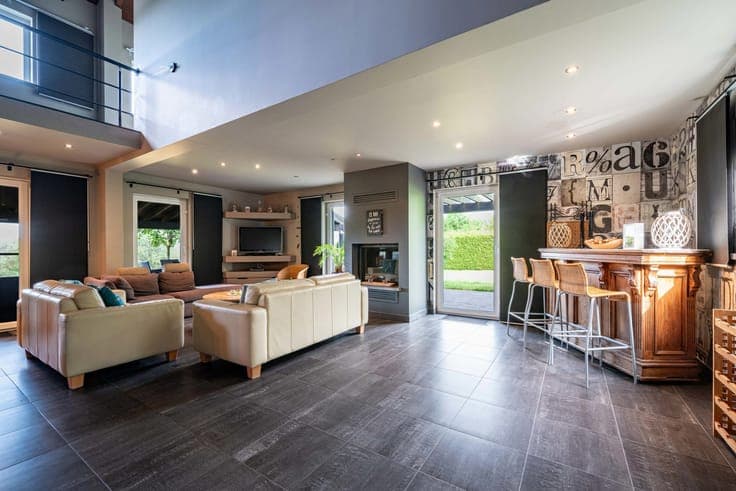 Turnkey home with tourism business