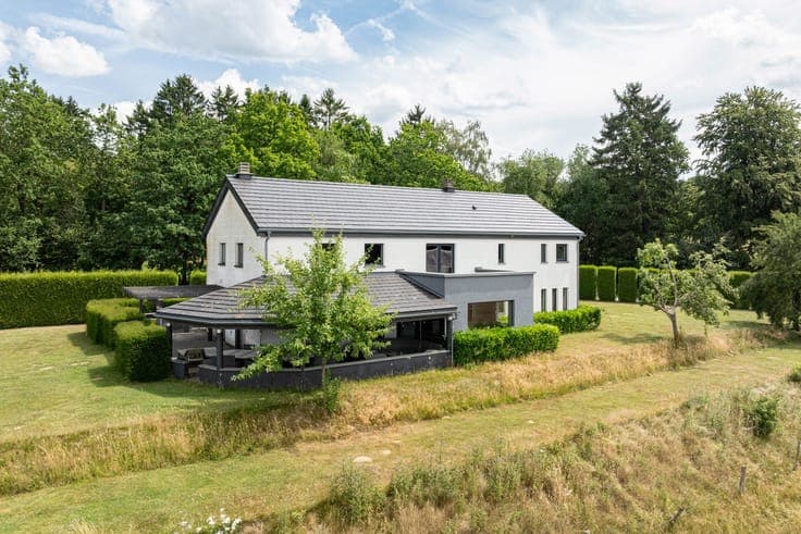 Turnkey home with tourism business