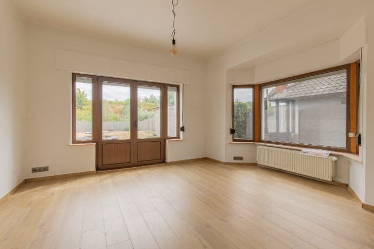 Karaktervolle open bebouwing met 3 slaapkamers en grote t...