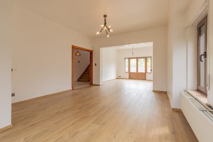 Karaktervolle open bebouwing met 3 slaapkamers en grote t...