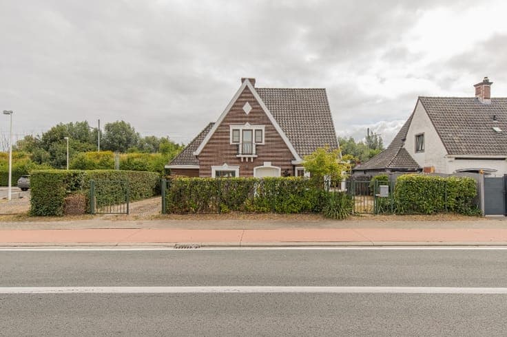 Karaktervolle open bebouwing met 3 slaapkamers en grote t...