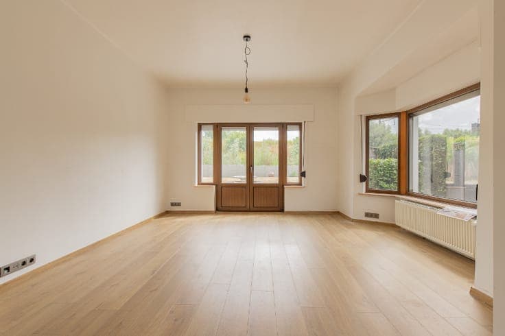 Karaktervolle open bebouwing met 3 slaapkamers en grote t...