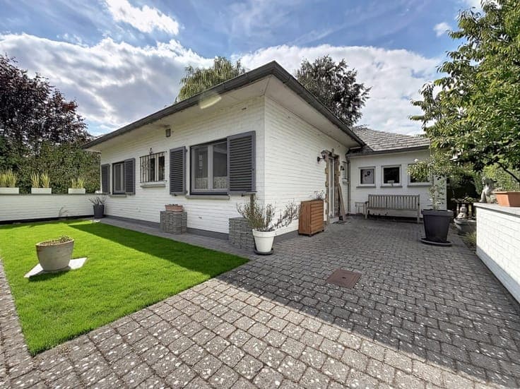 Detached House – 3 Bedrooms – Landscaped Garden
