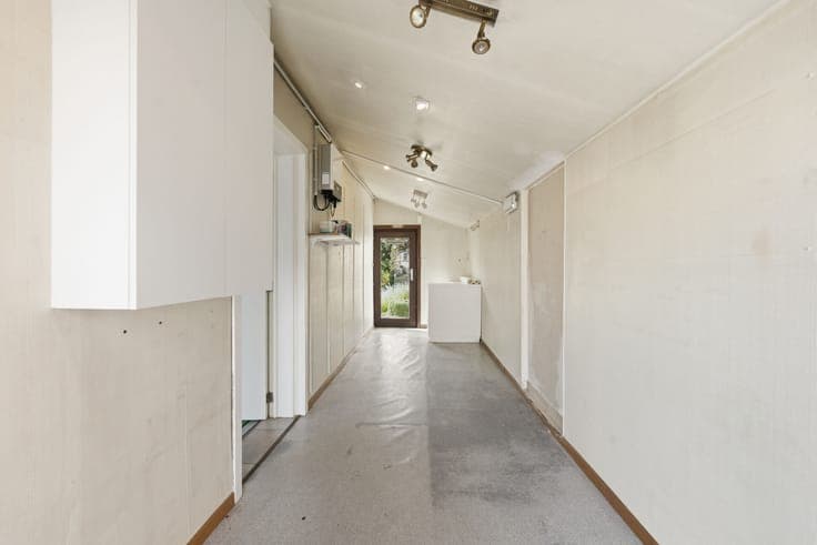 VERSATILE PROPERTY WITH 1001 POSSIBILITIES