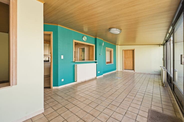 VERSATILE PROPERTY WITH 1001 POSSIBILITIES