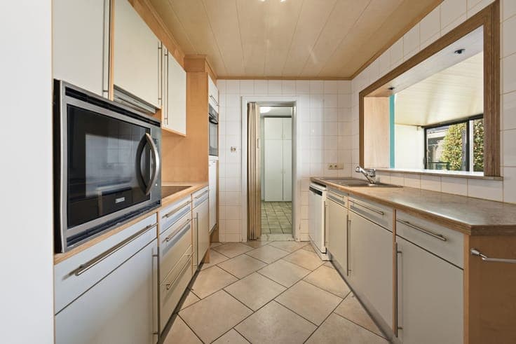 VERSATILE PROPERTY WITH 1001 POSSIBILITIES