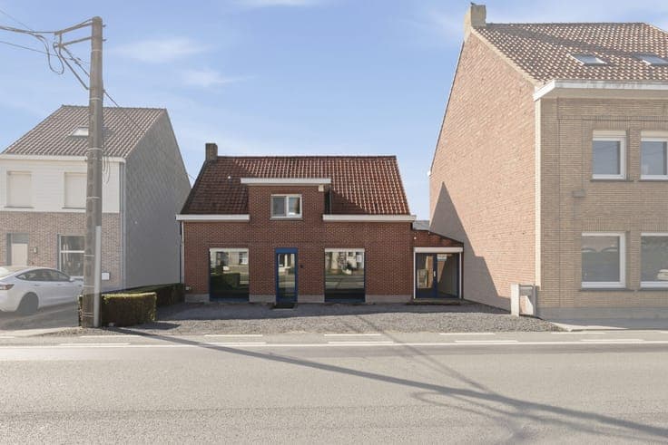VERSATILE PROPERTY WITH 1001 POSSIBILITIES