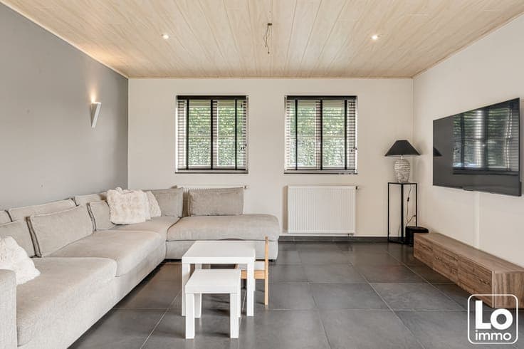 Instap klare ruime open woning met inpandige garage en ee...