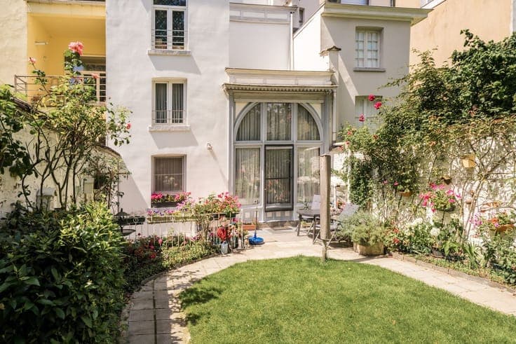 Investment opportunity in a prime location in the European Q
