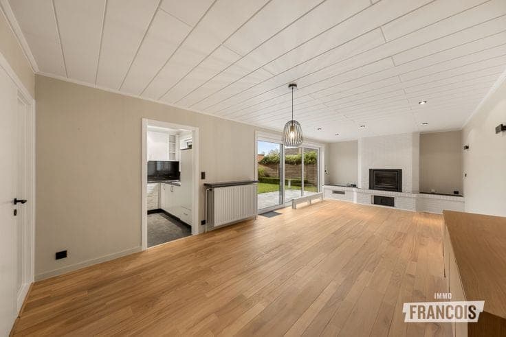 Ground-floor home with 3 bedrooms, garage and sunny garden in Bruges