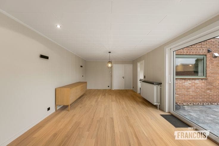 Ground-floor home with 3 bedrooms, garage and sunny garden in Bruges