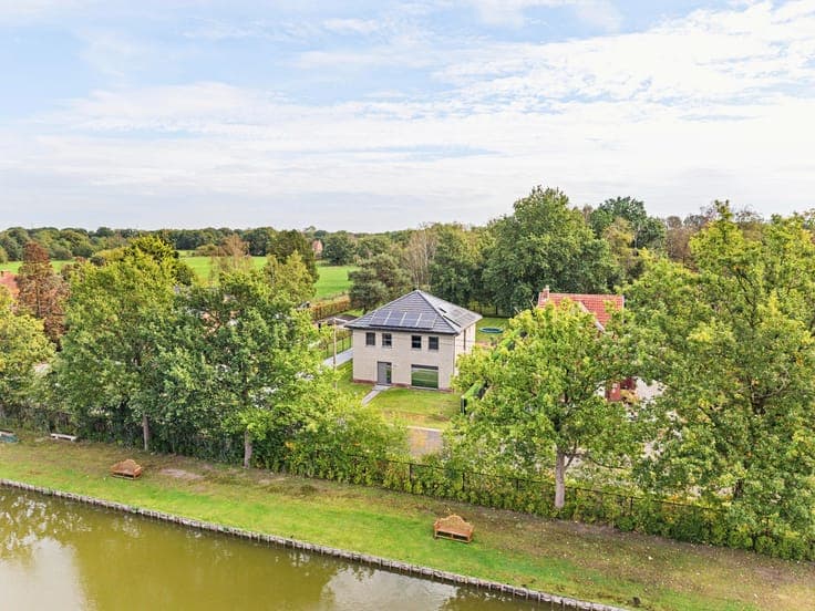 Quietly located villa on a beautiful plot in Leopoldsburg.