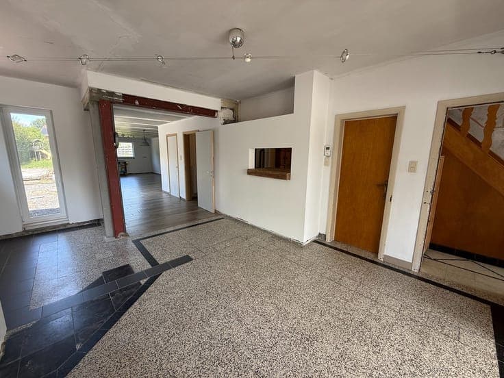 Ruime woning met 4 slaapkamers!