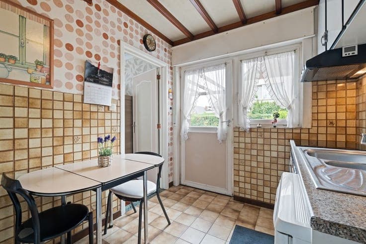 Ruime bungalow met veel potentieel op wandelafstand van c...