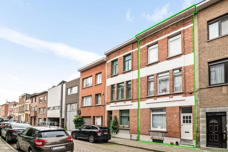 Ruime gezinswoning met 4 slaapkamers op toplocatie in Bor...