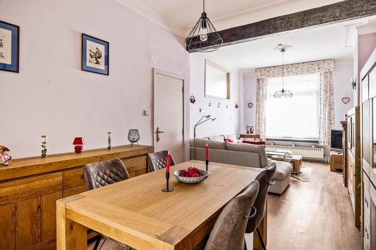 Ruime gezinswoning met 4 slaapkamers op toplocatie in Bor...