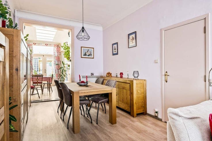 Ruime gezinswoning met 4 slaapkamers op toplocatie in Bor...