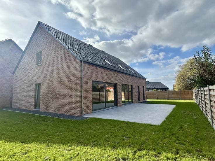 Sale - House Soignies - 450,000 €