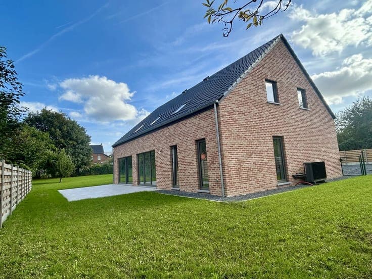 Sale - House Soignies - 450,000 €