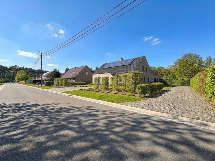 Villa with large garden and meadow for sale in Tremelo