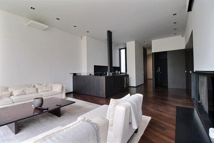 Exceptional 7-bedroom mansion with a studio