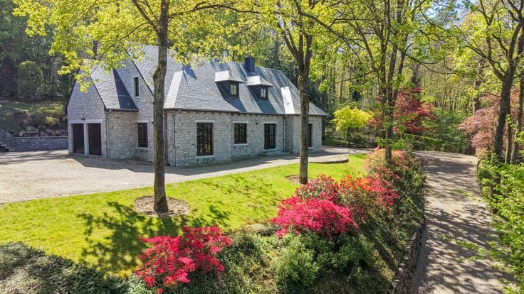 Villa en pierres sur les hauteurs de Huy !