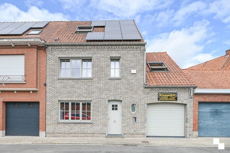 Energiezuinige, gerenoveerde gezinswoning met inpandige g...