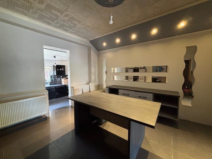 HOUSE TO REFRESH WITH 3 BEDROOMS AND GARDEN