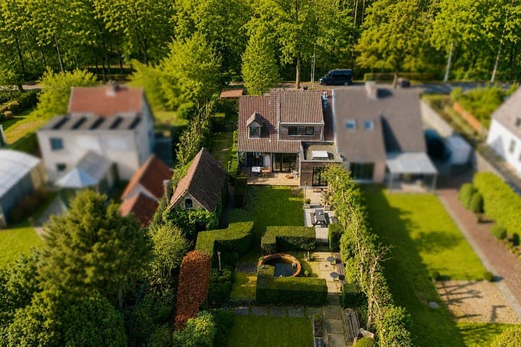Charmante halfopen woning met polyvalent bijgebouw