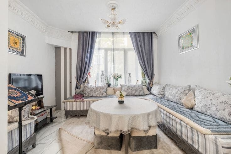 Investment property with 4 officially recognised residentia…