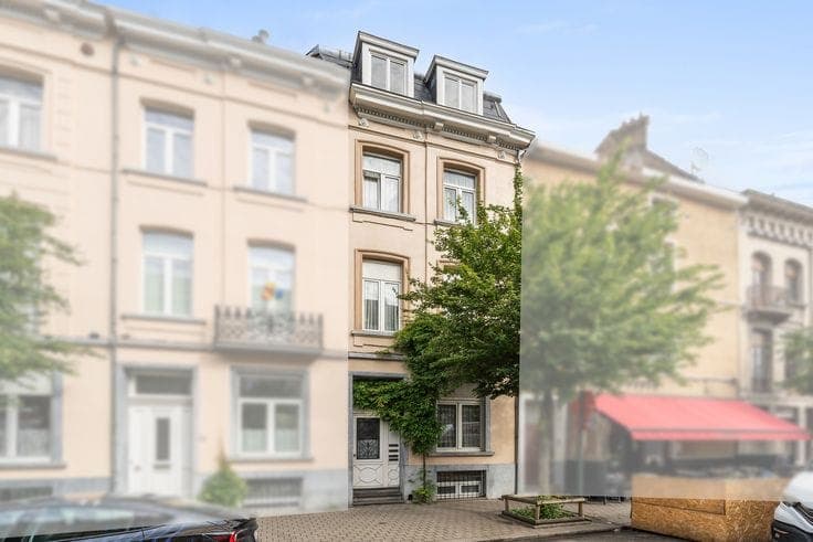 Investment property with 4 officially recognised residentia…