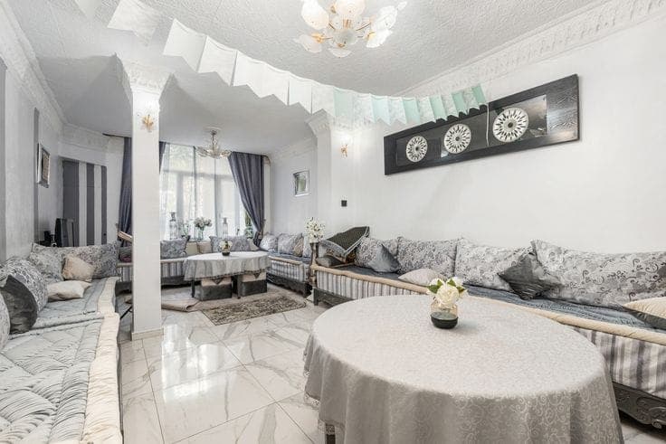 Investment property with 4 officially recognised residentia…