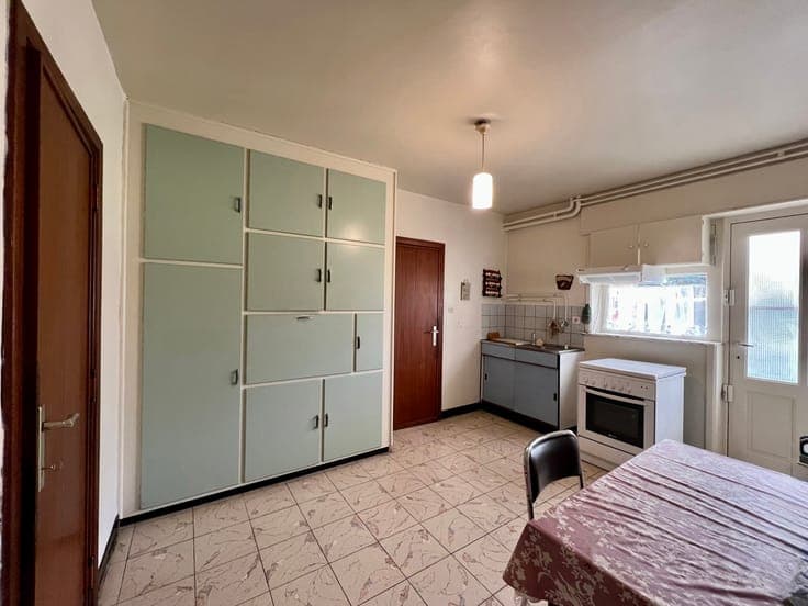 4-bedroom house with garage and garden the heart of Aaigem