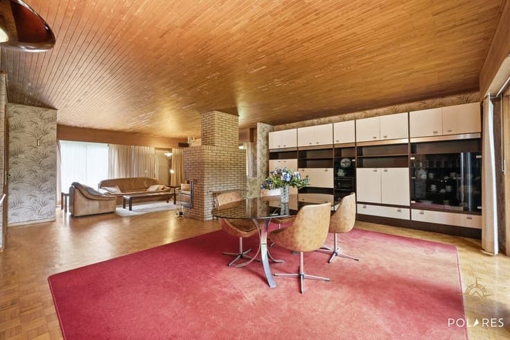 Timeless villa full of charm, pure tranquility on an except