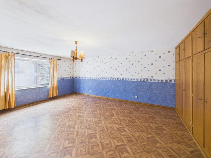 House with garden, garage and parking spaces in Saint-Hubert