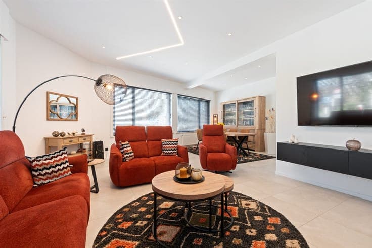 Gigantic, beautifully renovated home with garage