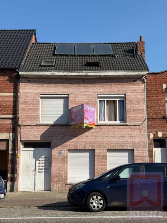 Gebouw met 11 kamerwoningen, centrum Geel op 8a66.