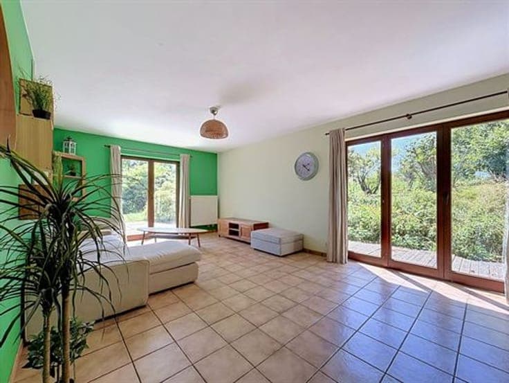 Proche du centre de Grez, maison 4 ch. avec garage